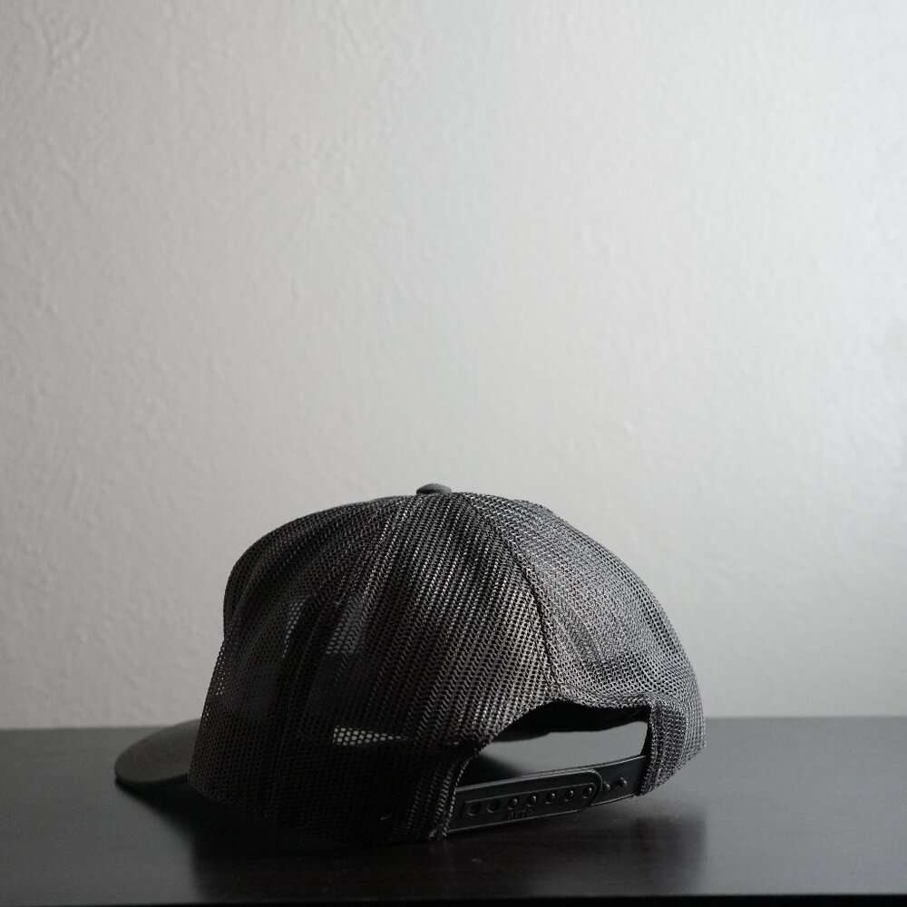 "Cross" hat - Picture 2 of 3